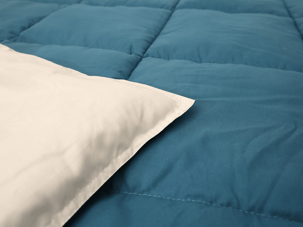 Double dual color polyester quilt